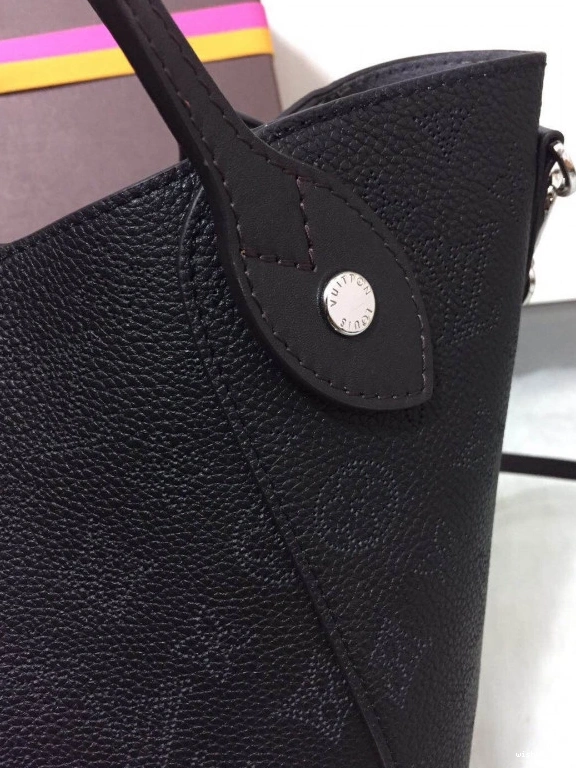 WIS LOUIS VUITTON HINA PM 1126